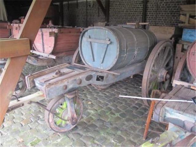 Driewielkar met geknikte draagboom, Karrenmuseum Essen